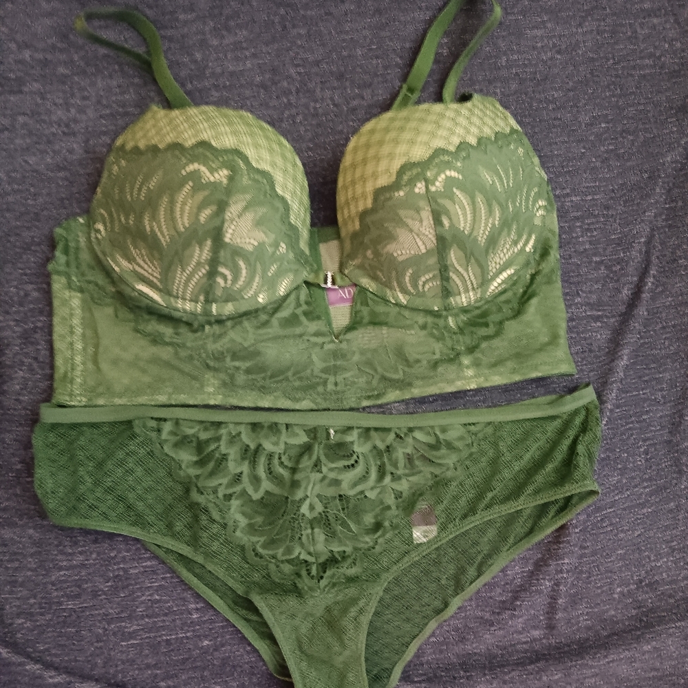 NWT Adore Me Camilla Push Up 36D Bra/Medium Cheeky Panty Set Green